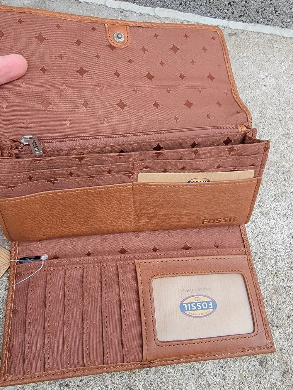 NWT Fossil Maddox Chestnut Cognac Brown Leather Trifold Clutch Wallet